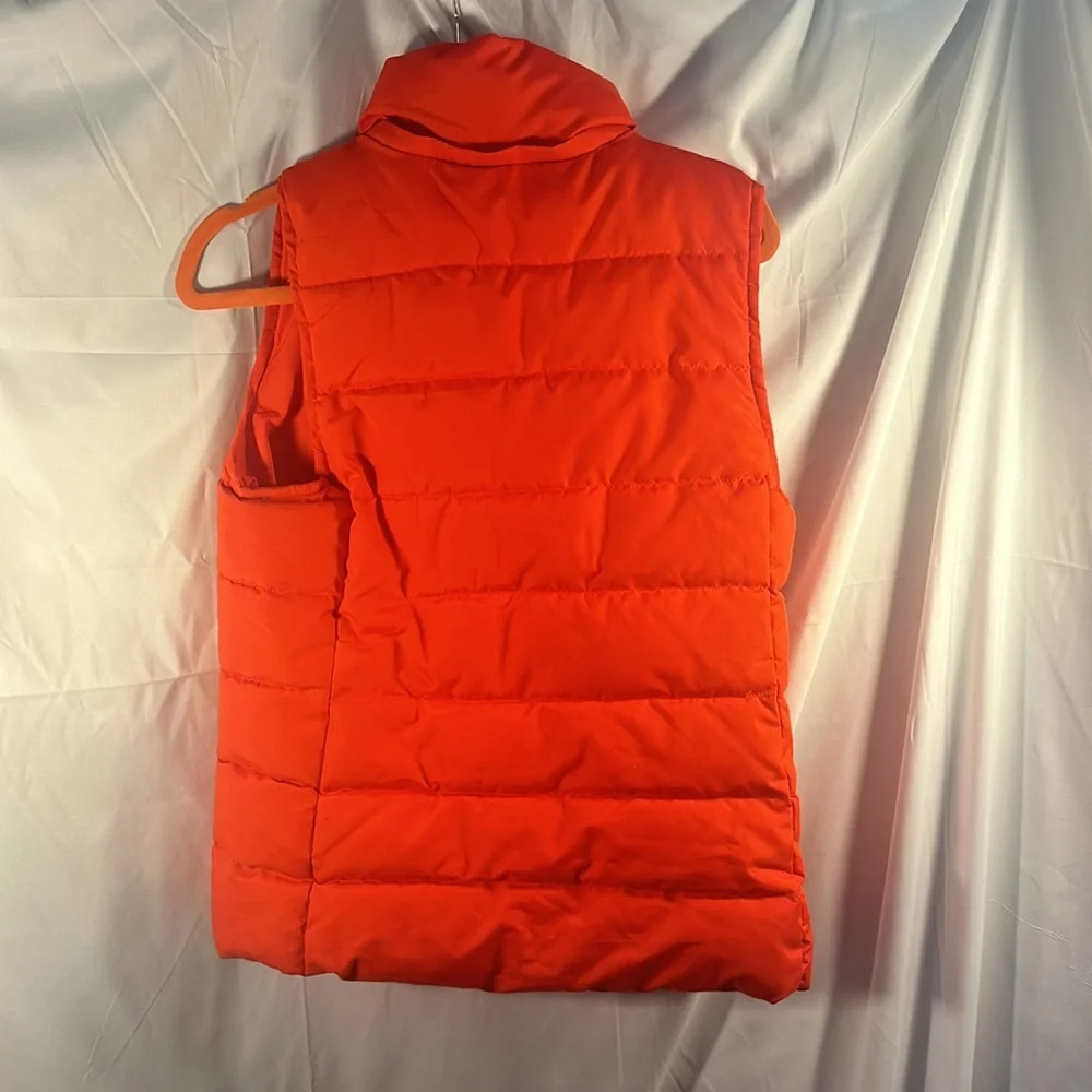 OLD NAVY Red Puffer Vest Size Medium - Picture 5 of 11